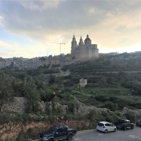 Higlander Apartments Mellieha Bagian luar foto