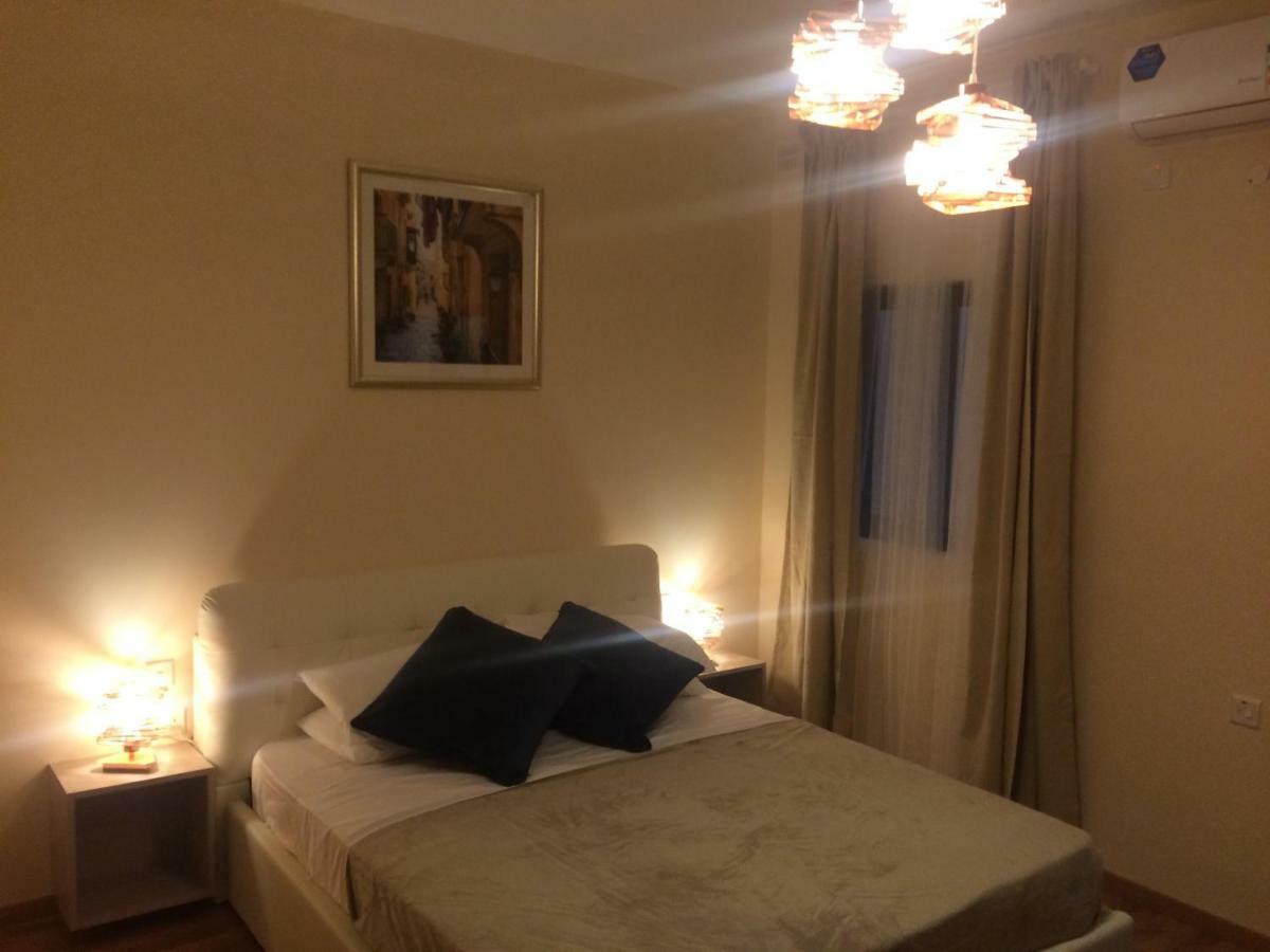Higlander Apartments Mellieha Bagian luar foto