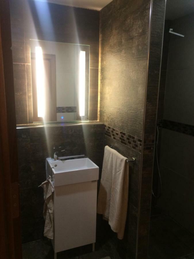 Higlander Apartments Mellieha Bagian luar foto