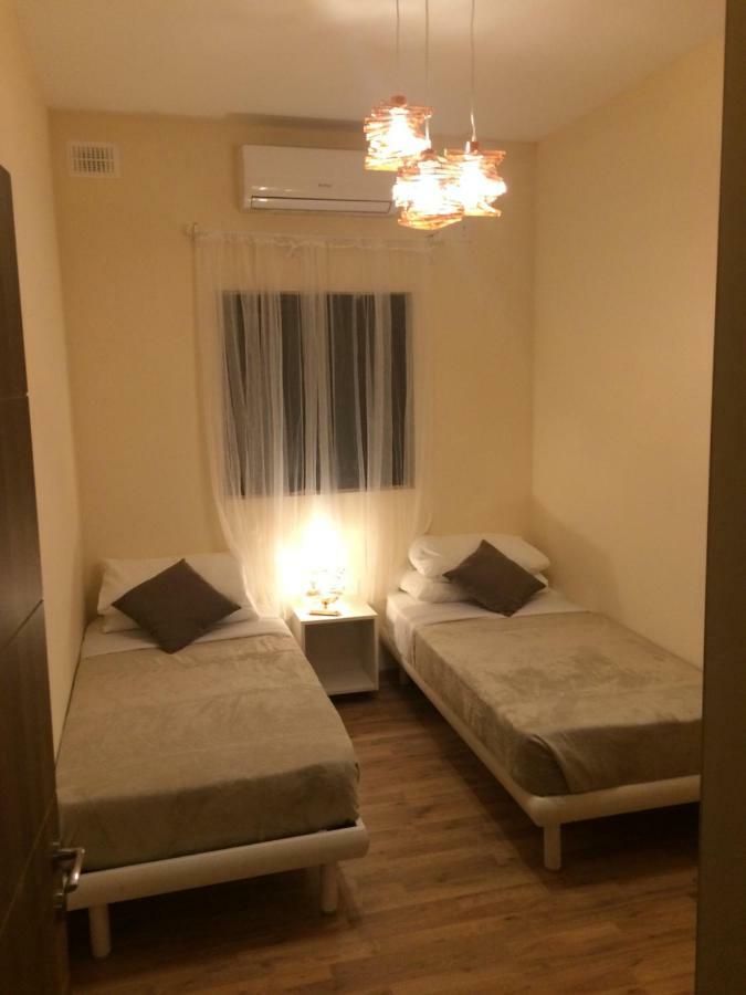Higlander Apartments Mellieha Bagian luar foto