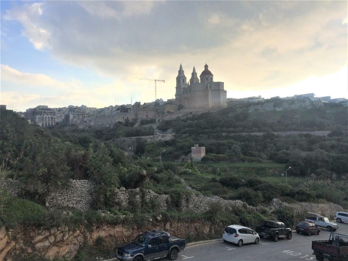 Higlander Apartments Mellieha Bagian luar foto
